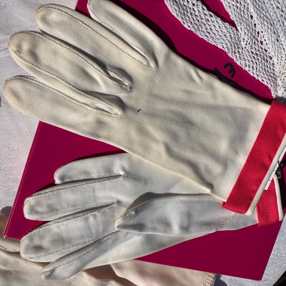 Classic Women's White Gloves with Pink Trim